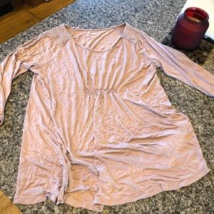 Maternity large shirt worn twice euc maybe color